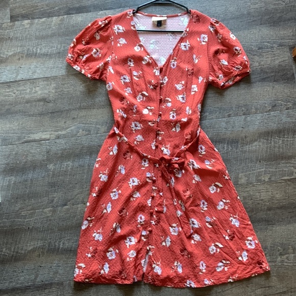 Universal Thread Coral Short Sleeve Dress‎ Mini Floral Wrap - Picture 1 of 11